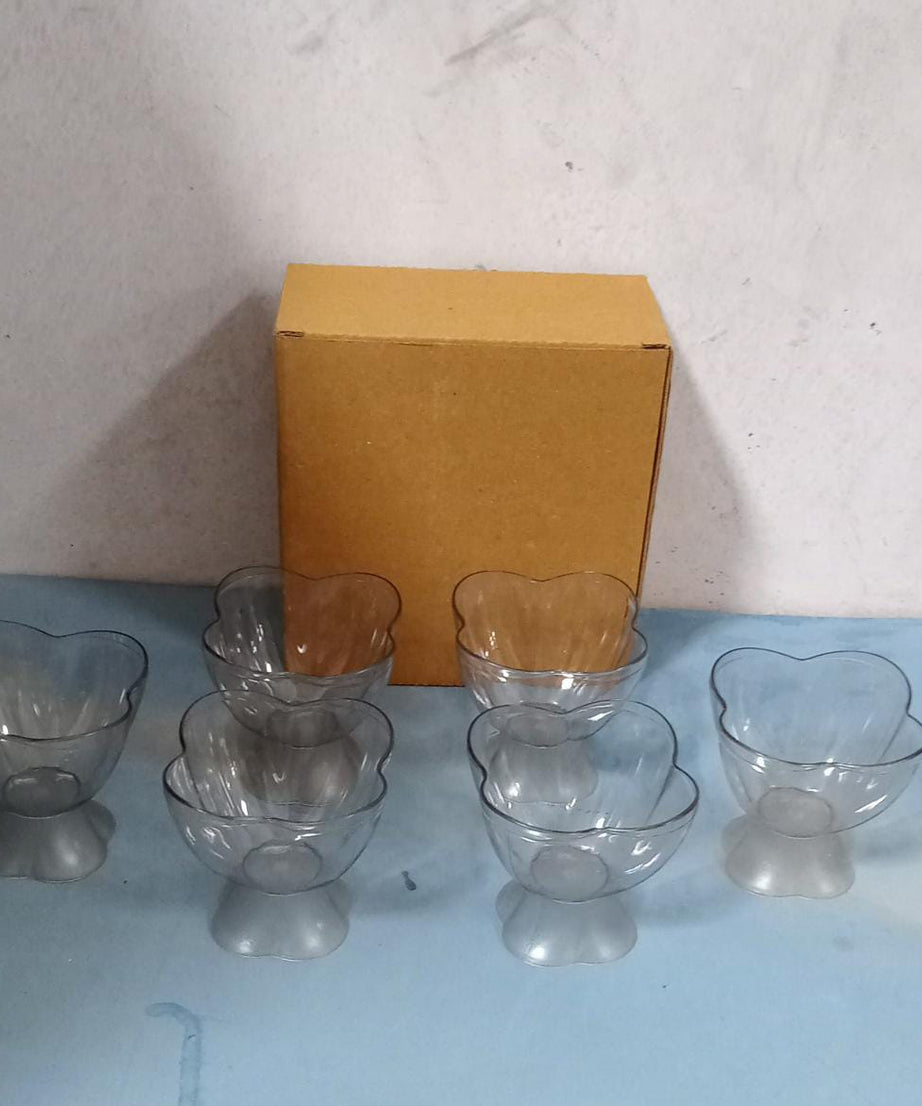 Dessert bowls set for serving fruit