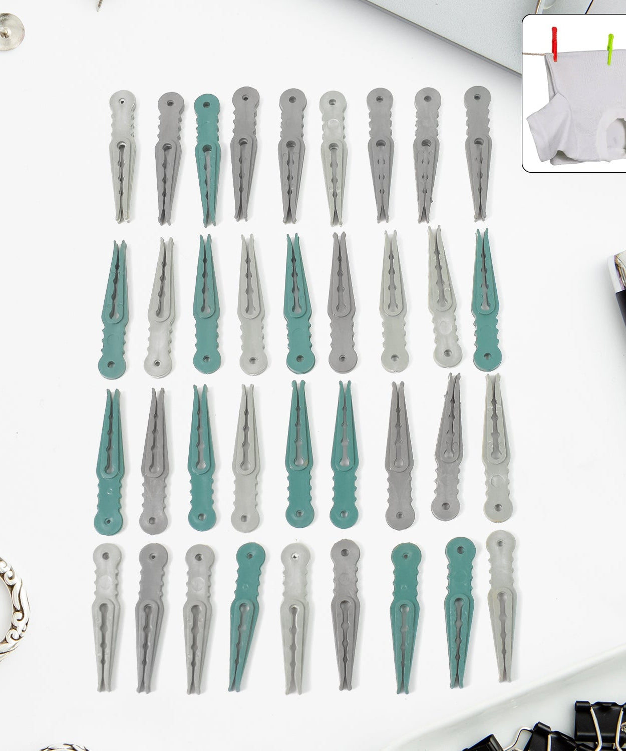 36Pcs MULTIPURPOSE PLASTIC CLOTH HANGING PEGS / CLIPS - 36 PCS