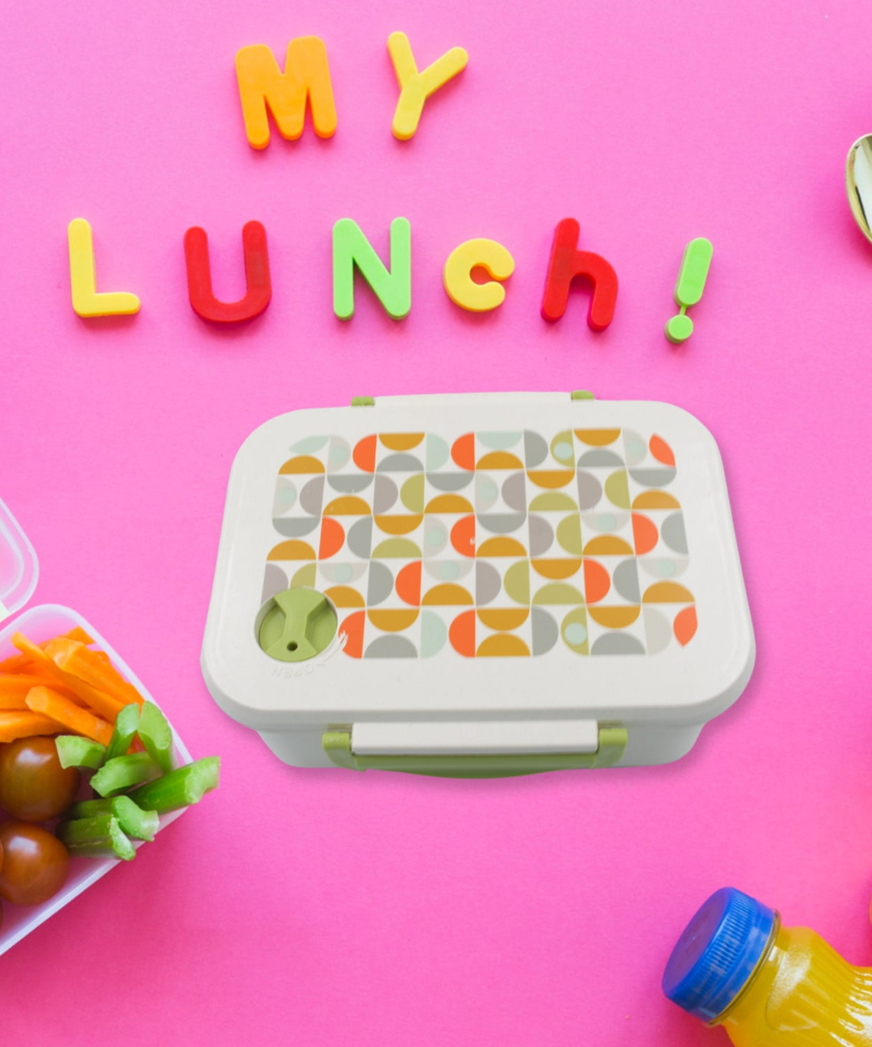 Leak-proof lunch box with 3 compartments and spoon included
