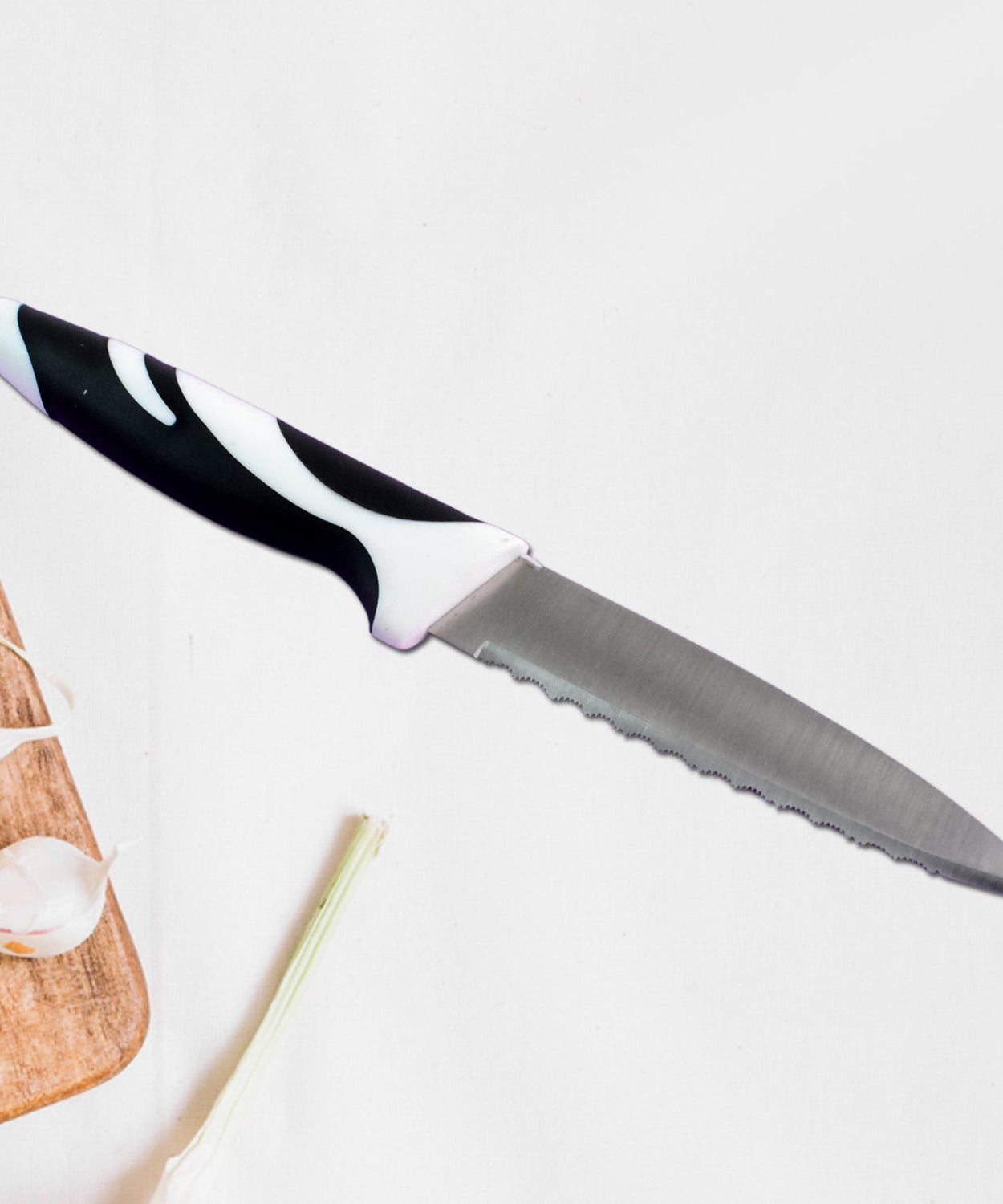 Ritu Serrated Blade Knife