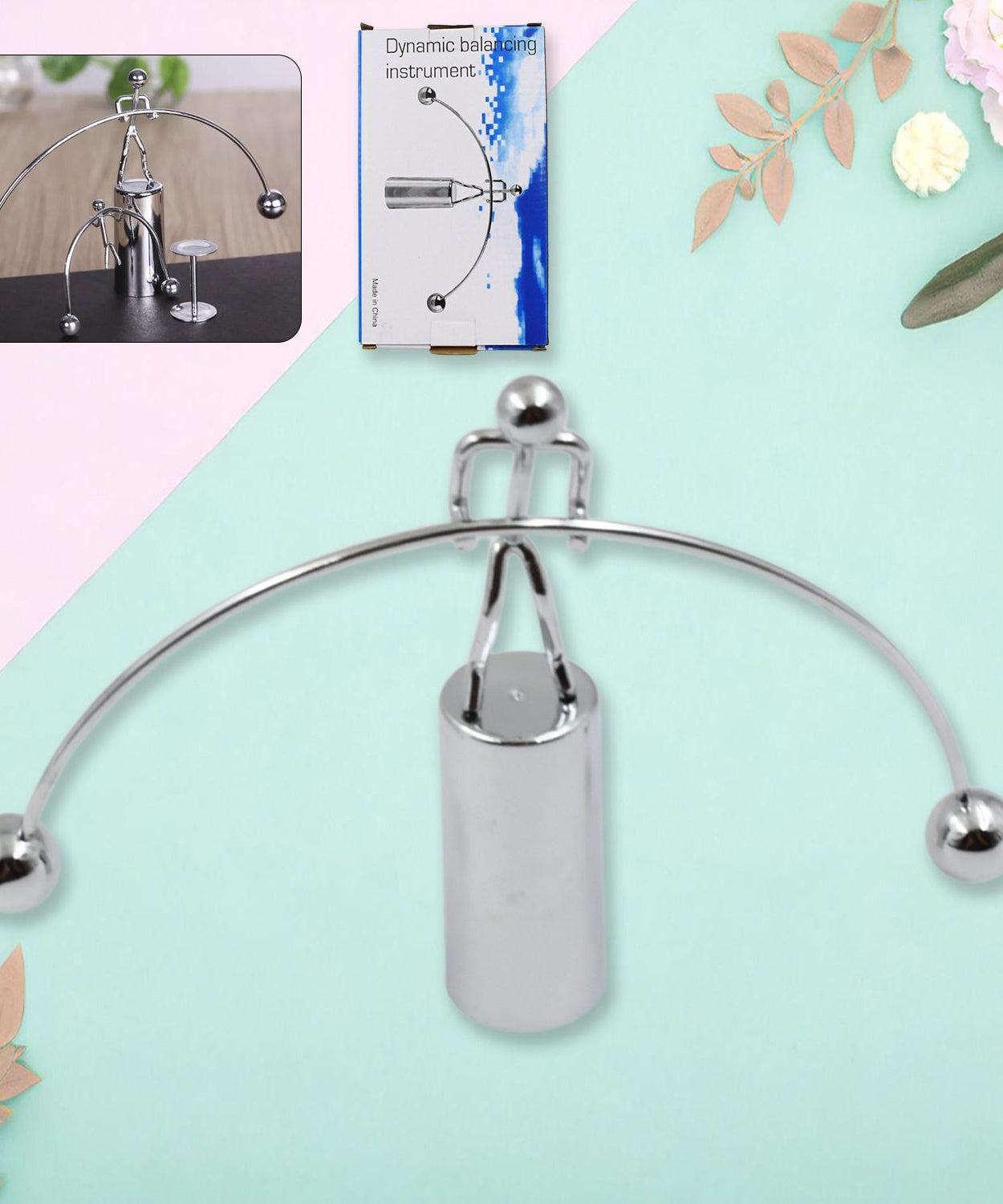 Newton cradle balance toy