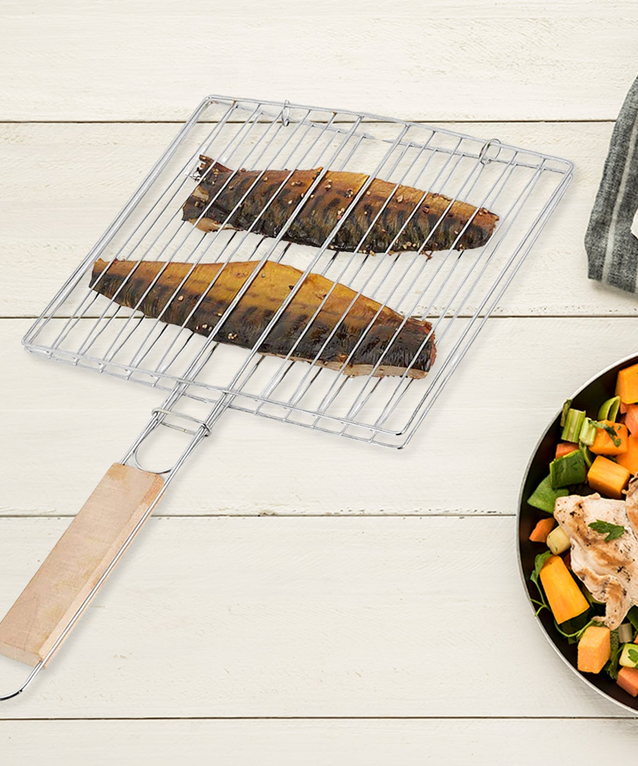 Kitchen Square Roaster Grill Barbecue Grill with Wooden Handle