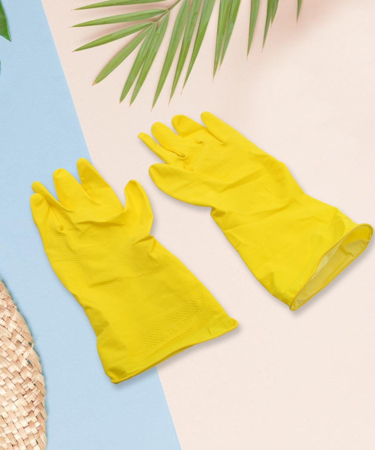 Multipurpose cleaning gloves for kitchen and bathroom use