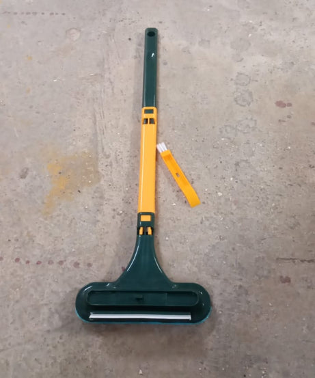 Small, handy window cleaner brush, ideal for cleaning glass and mesh with ease.