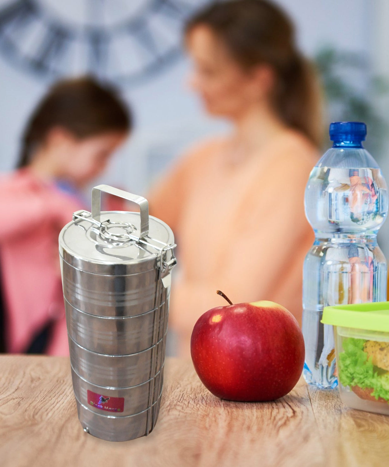 Round stainless steel lunchbox for everyday use