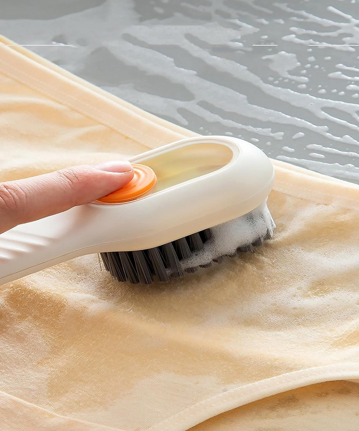 Multifunctional Scrubbing Brush with Liquid / Soap Dispenser, Cleaning Brush with Liquid / Soap Dispenser, Shoe Brush for Cleaning, Cloth Cleaning Brush with Handle Liquid Shoe Brush For Shoe Clothes (1 Pc)