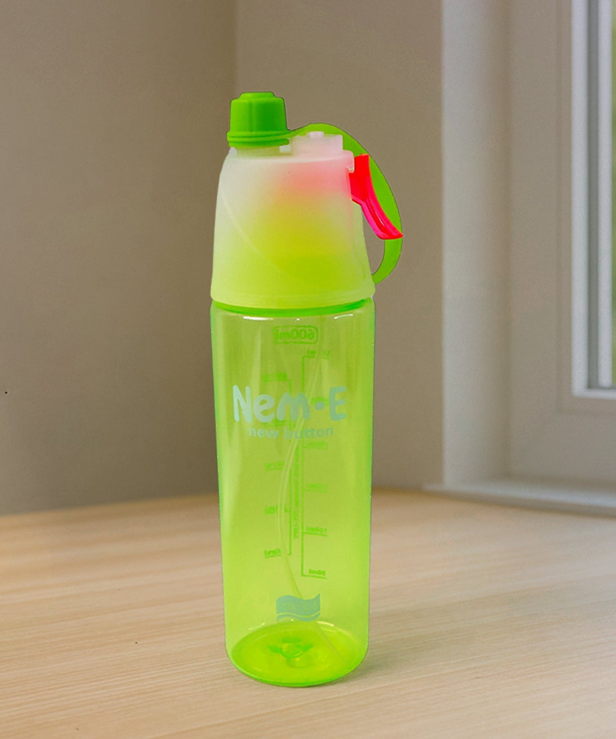 Plastic Dual Function Sports Water Bottle with Built-in Mist Spray and Leakproof Cap (600ML / 1 Pc)