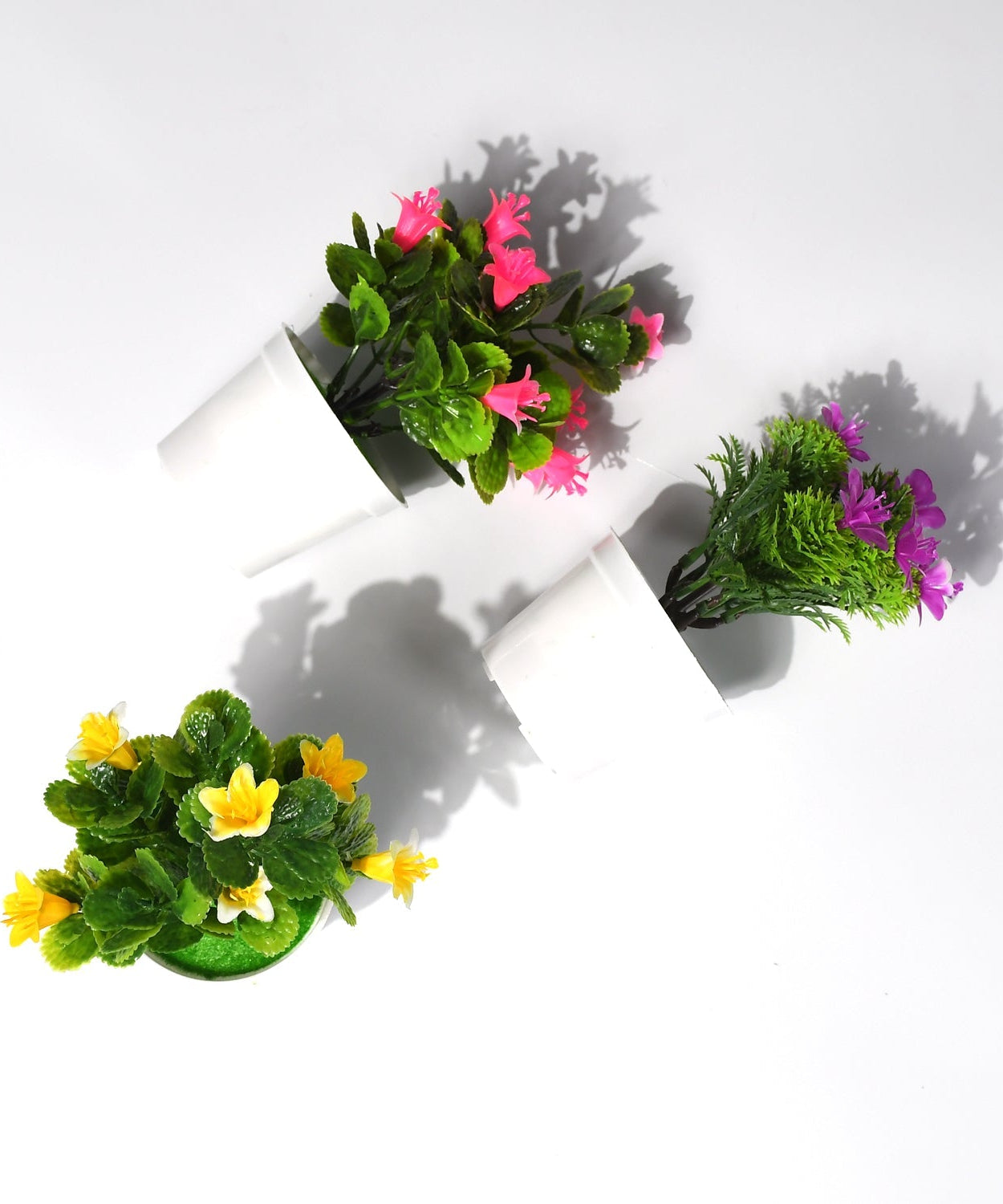 Decorative plastic flower pot for hotels.