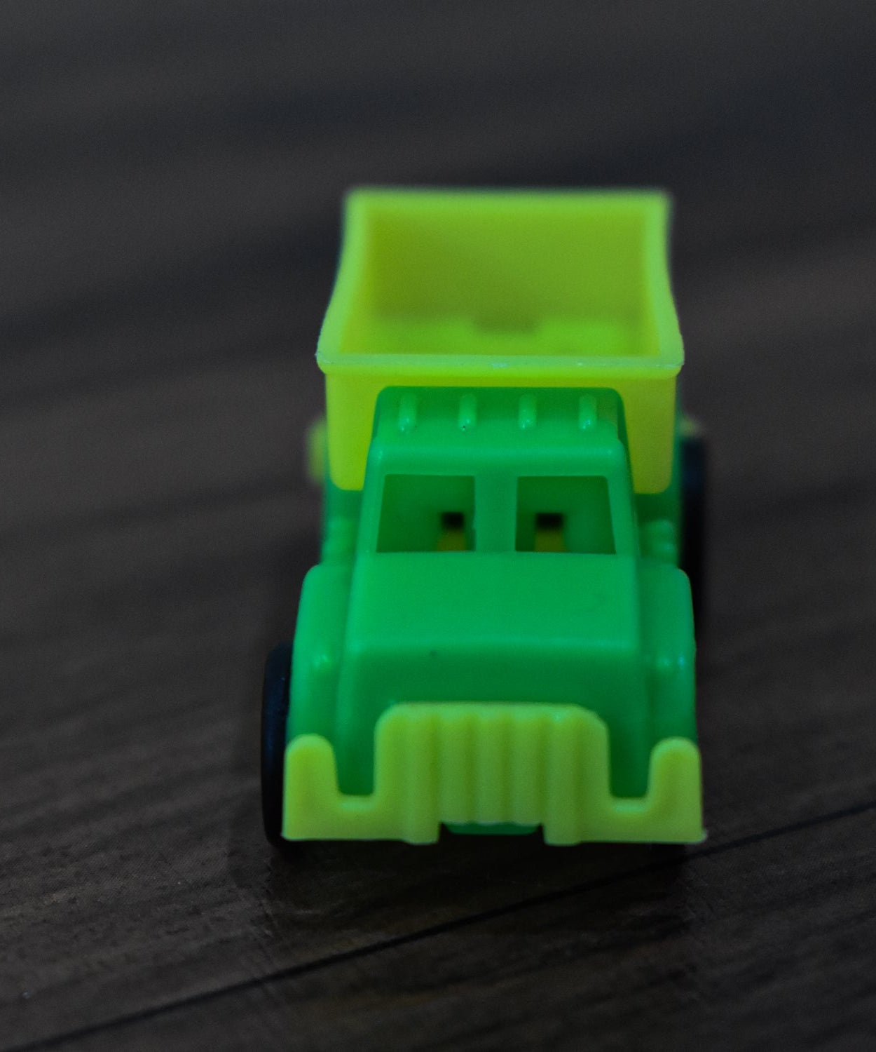 Dumper truck toy for children