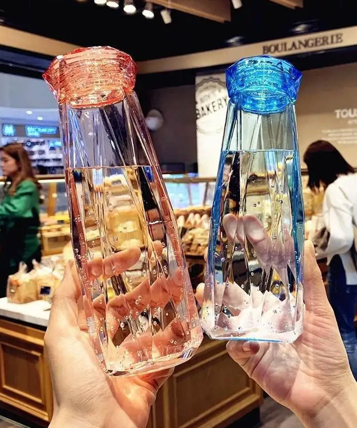 Glass bottle with screw cap