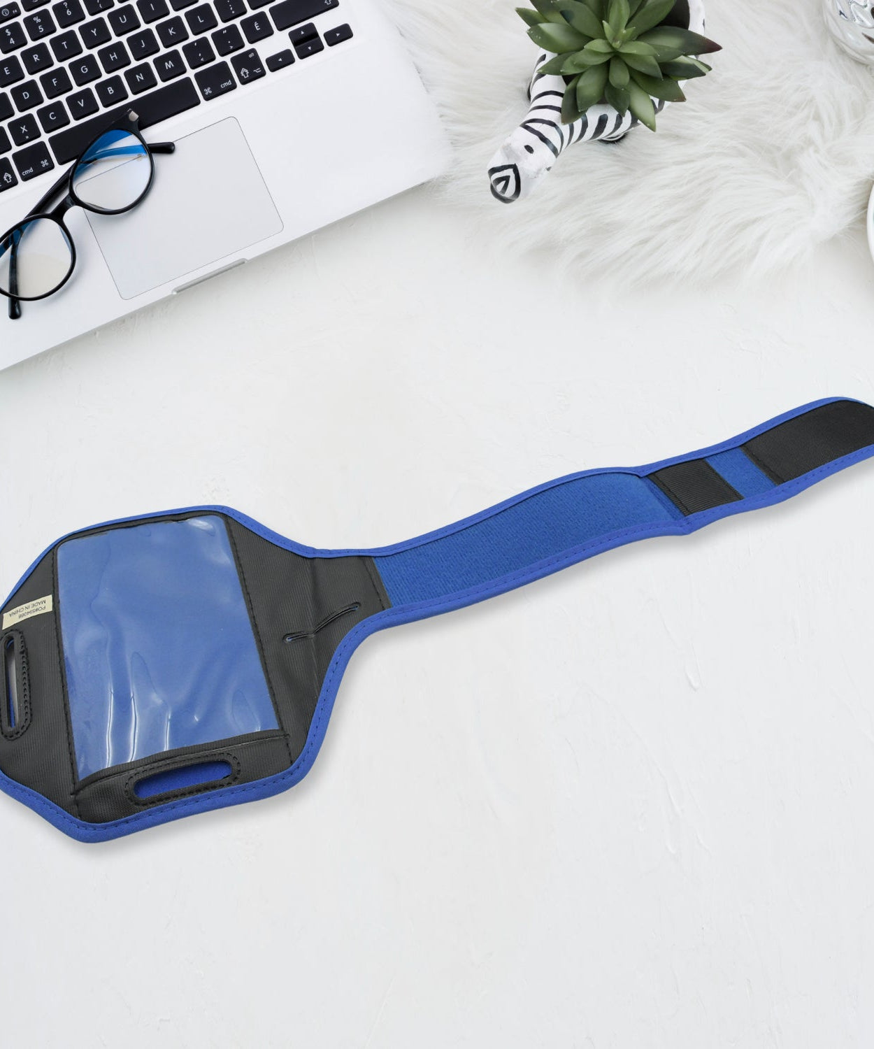 Phone arm band for running, sports wrist pouch.