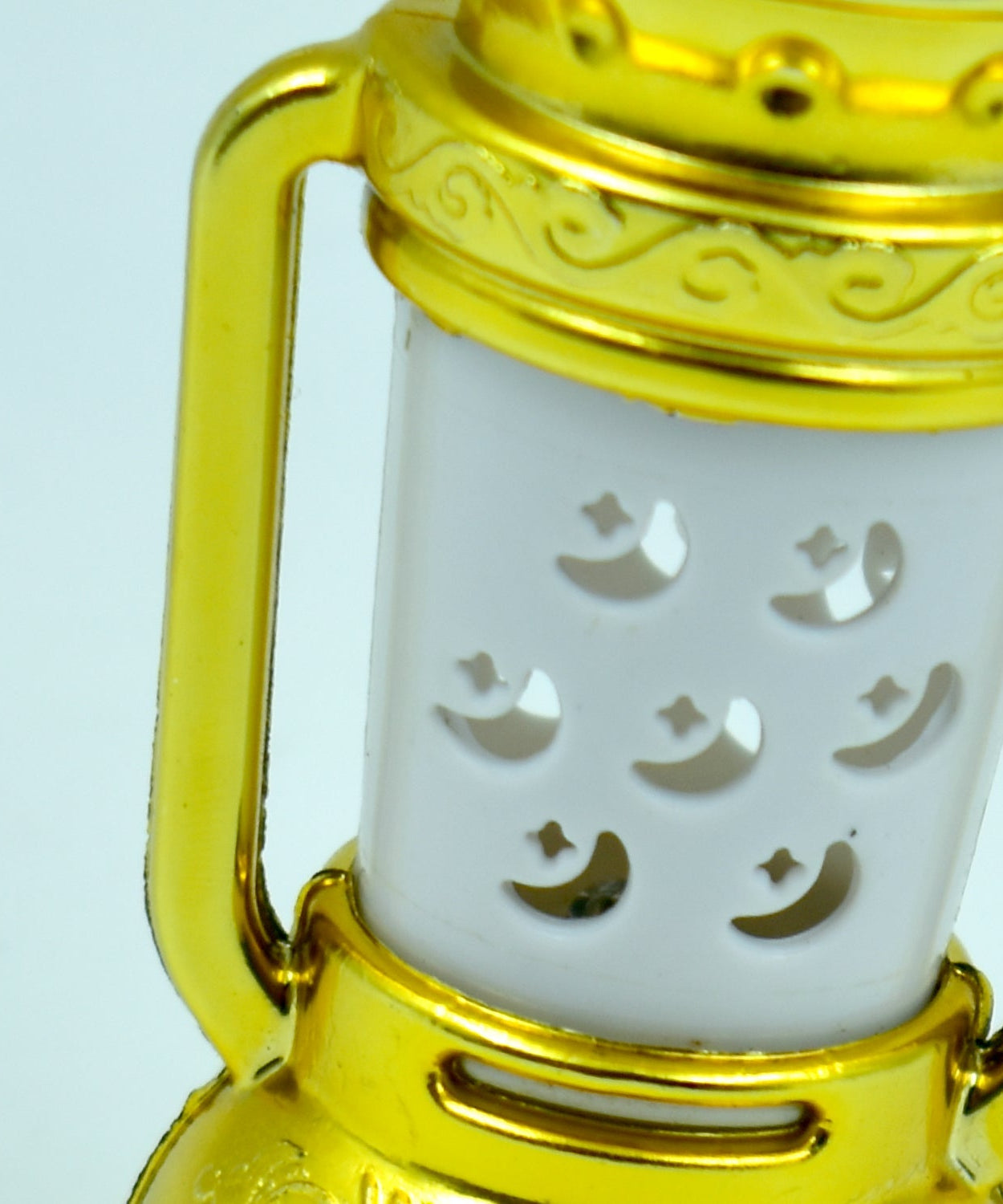 LED lamp set in lantern shape
