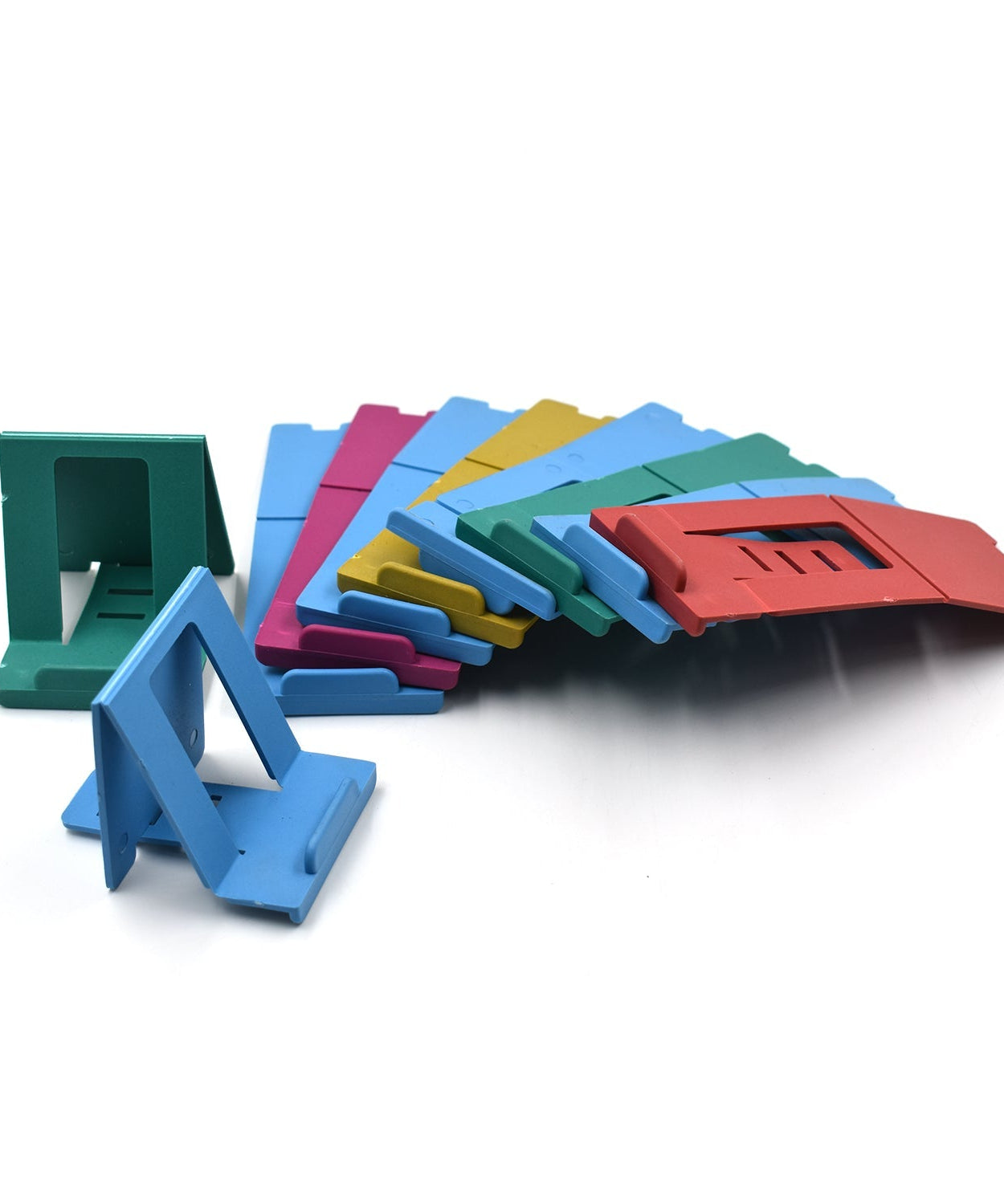 Mobile stand set with adjustable design, useful for home and office.