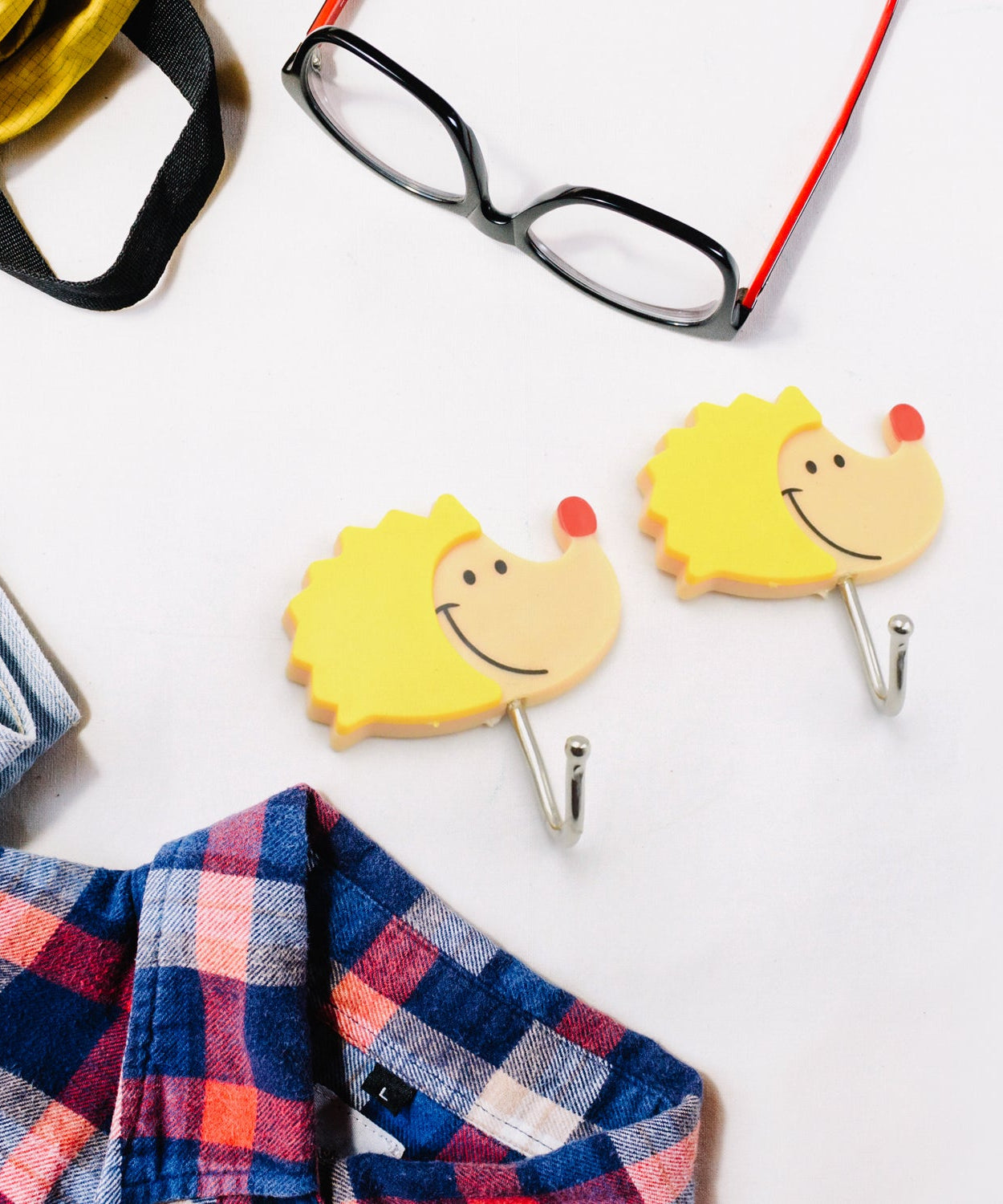 Strong self-adhesive hook for versatile use