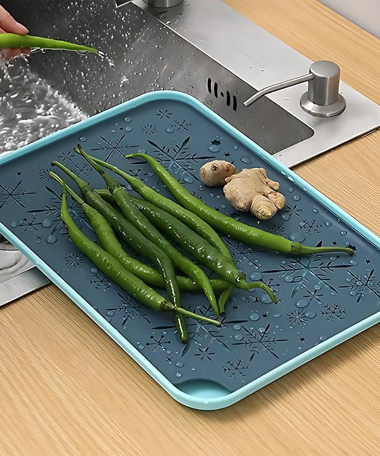 Multi-Purpose Snowflake Design Drain Tray for Kitchen Sink