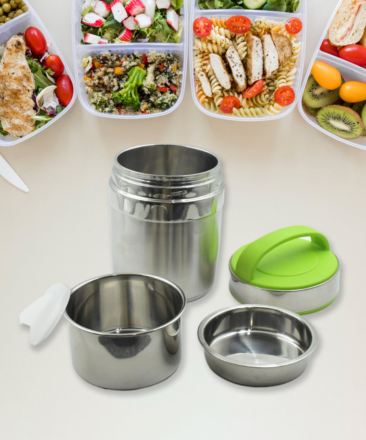 Thermos flask showing capacity and thermal insulation features