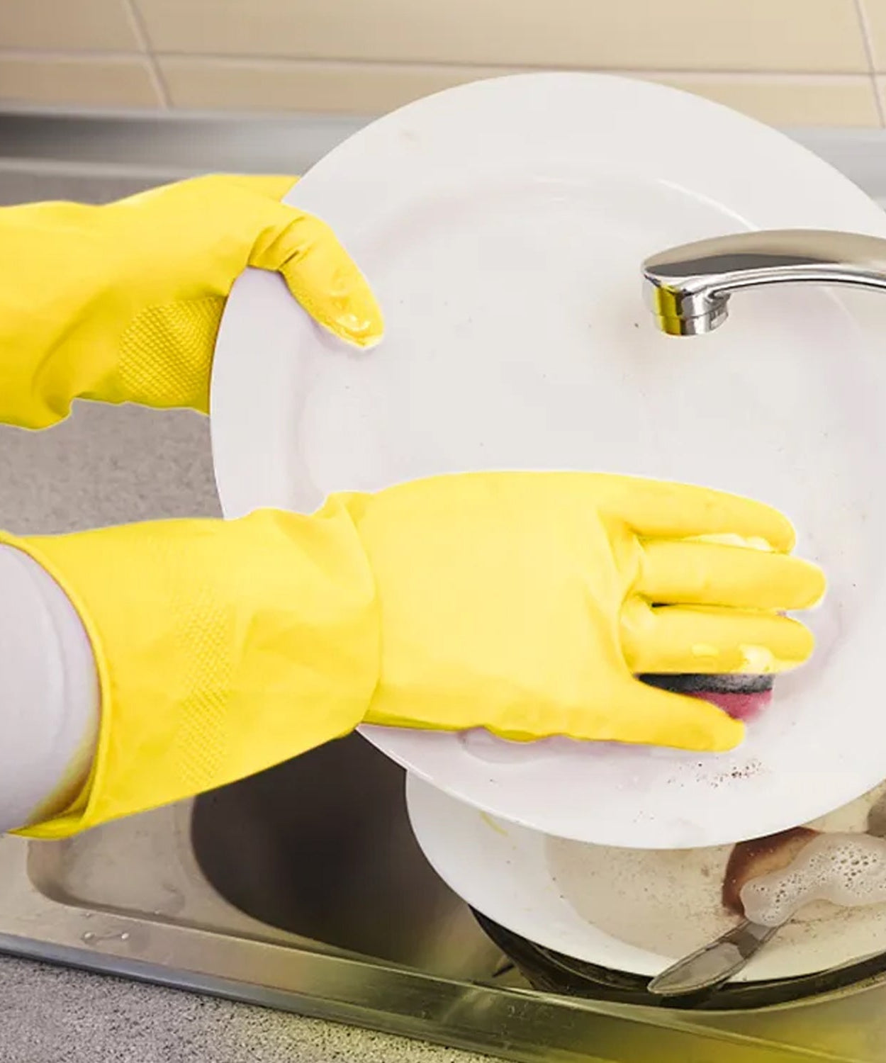 Comfortable cleaning gloves for kitchen, bath, and more