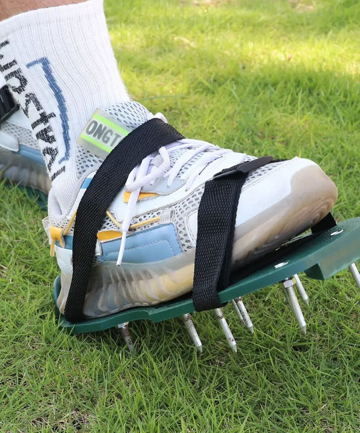 Lawn Aerator Sandals, Garden Grass Aerator Spiked Sandals Green Studded Shoes for Yard Patio Garden Excavation