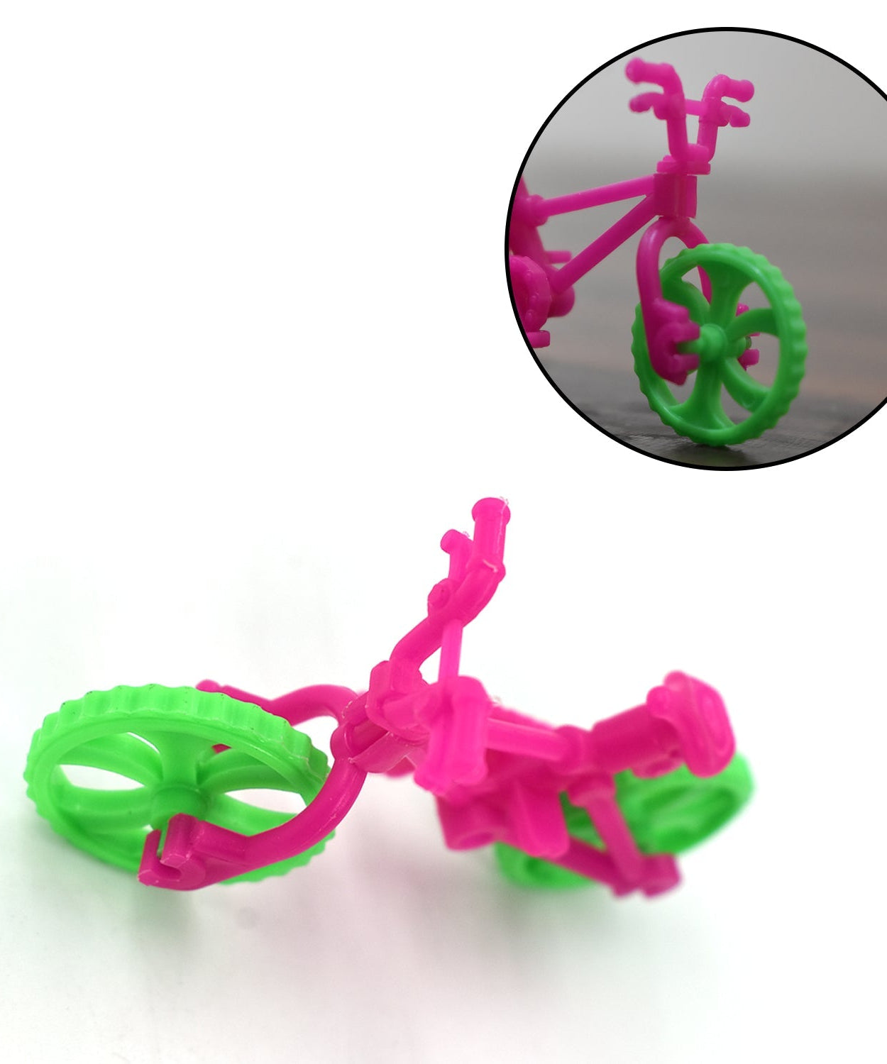 Set of 30 miniature bicycles for kids’ entertainment