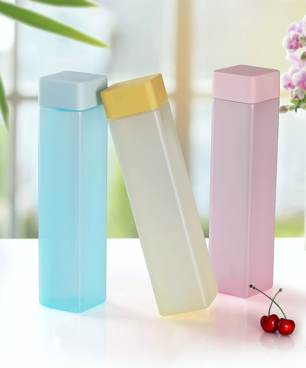 Square Plastic Water Bottle - 1000ml Leakproof BPA-Free Container for Office, Gym & Home (1 pc)