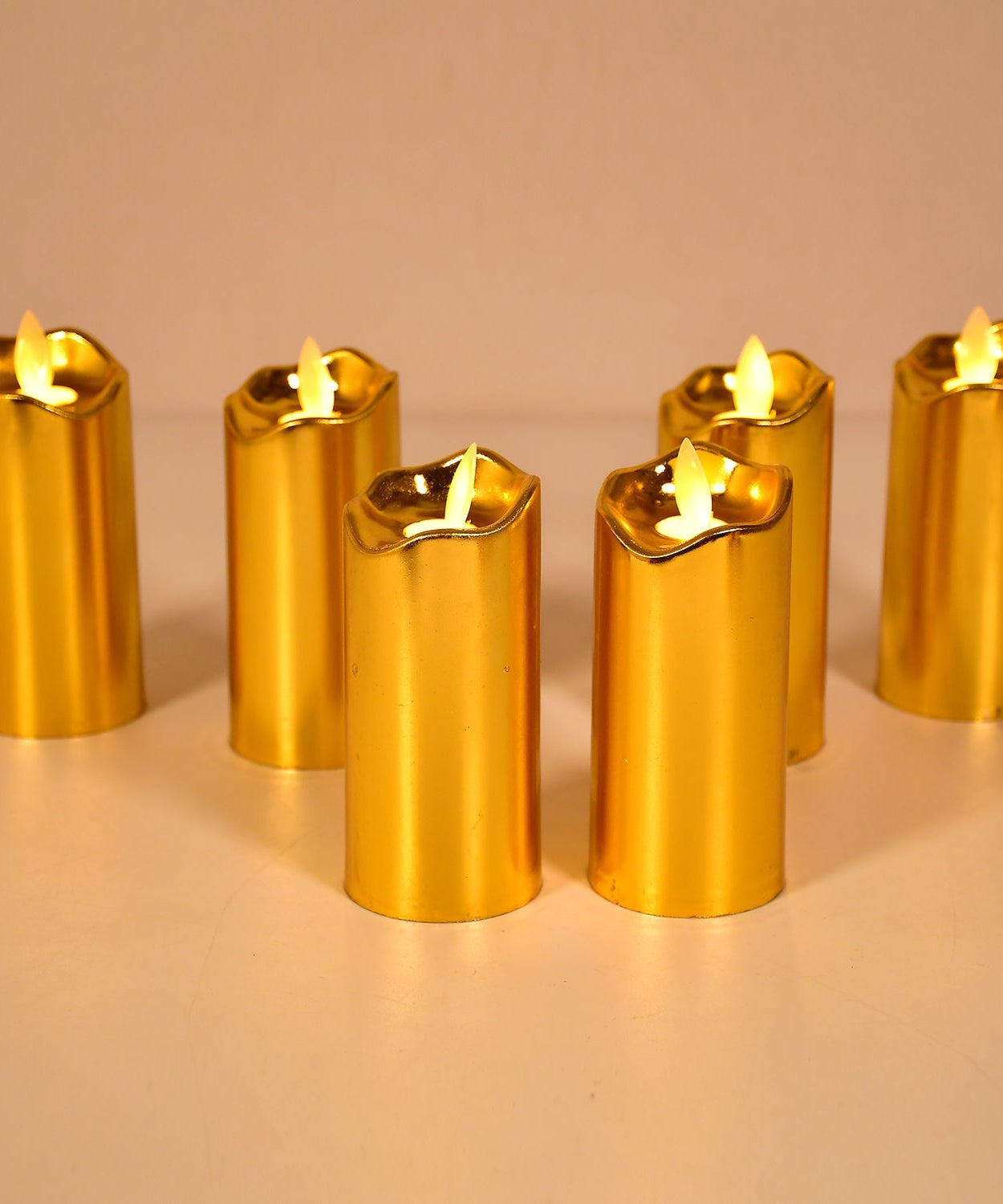 Elegant big swinging candles, perfect for weddings