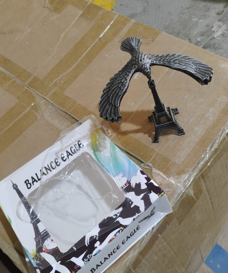 Balancing Bird Metal Eiffel Tower Statue Balance Eagle Toy (1 Set)