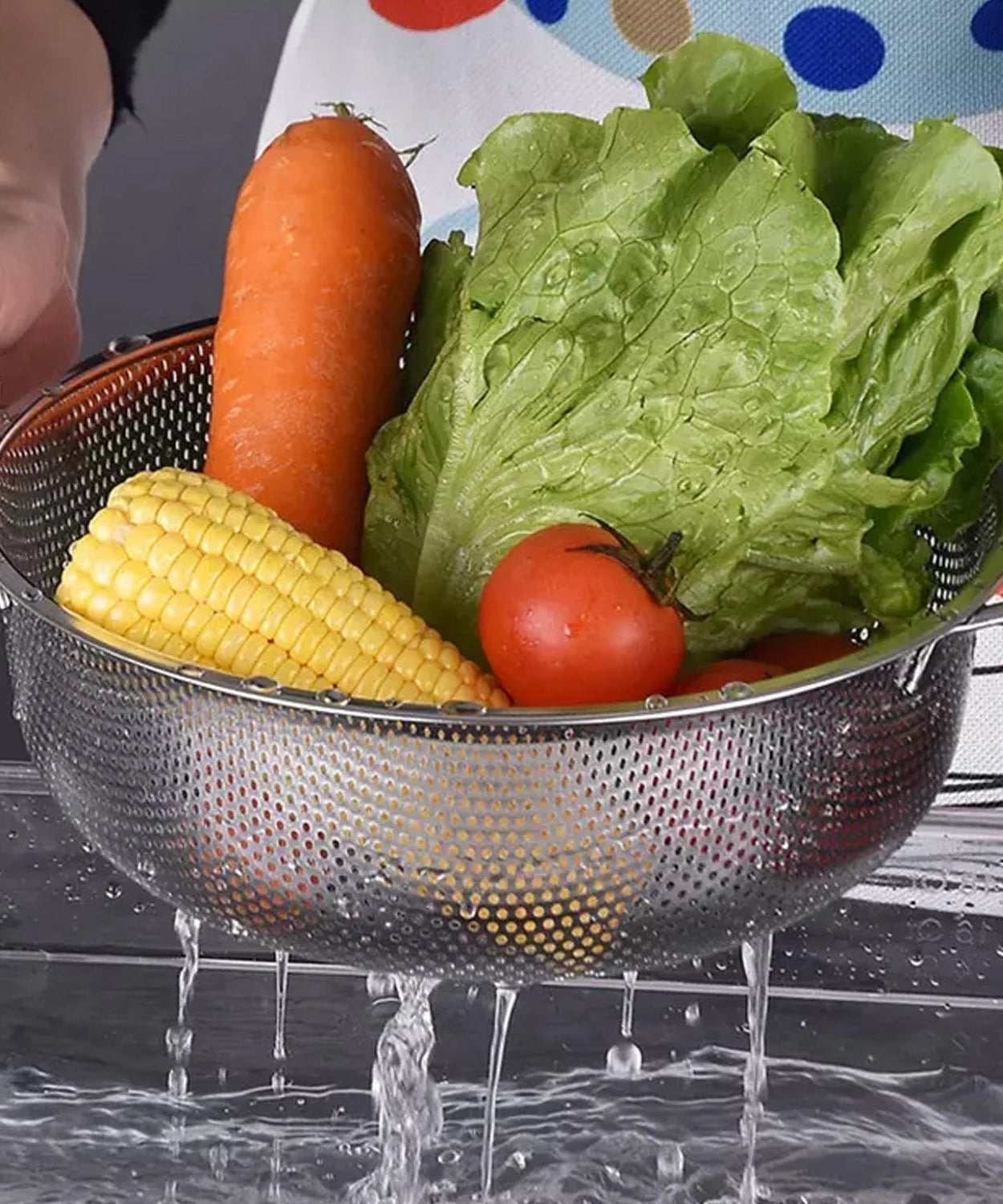 Stainless Steel Colander with Handle, Large Strainer Basket for Kitchen (25.5 cm)