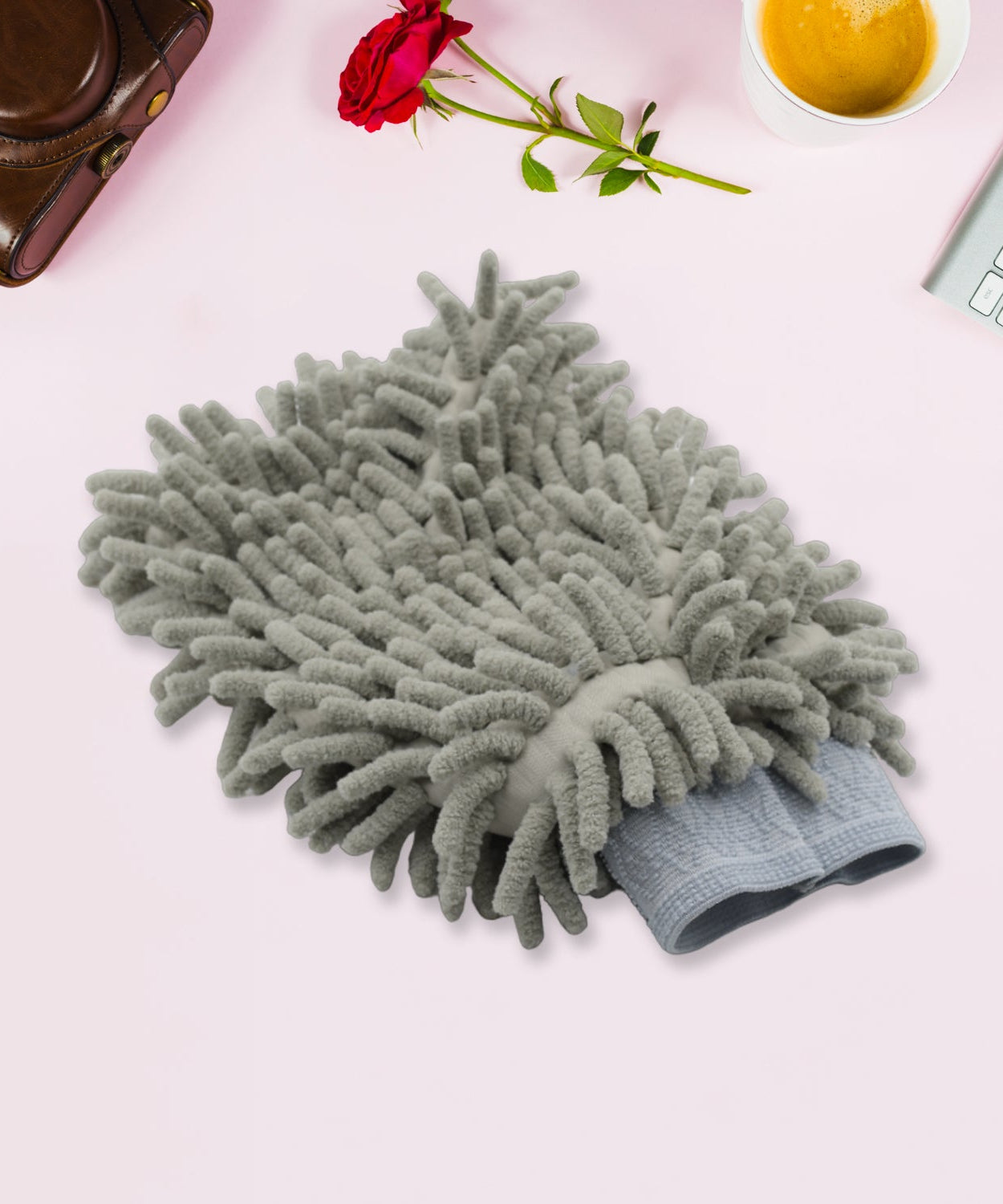 Double-sided microfiber duster glove for cleaning windows, kitchens