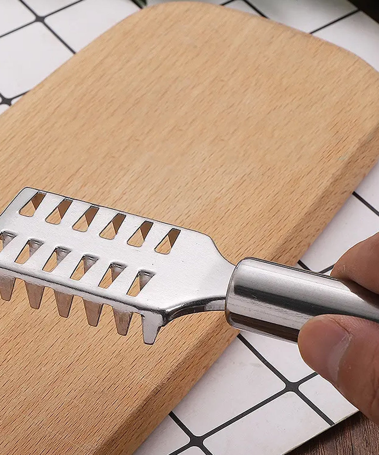 Stainless Steel Fish Scale Remover Scraper – Sawtooth Kitchen Tool