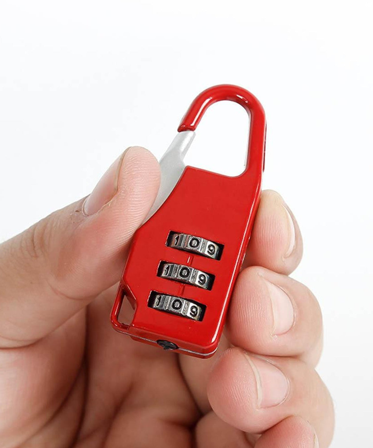 Combination padlock with round design and reset option