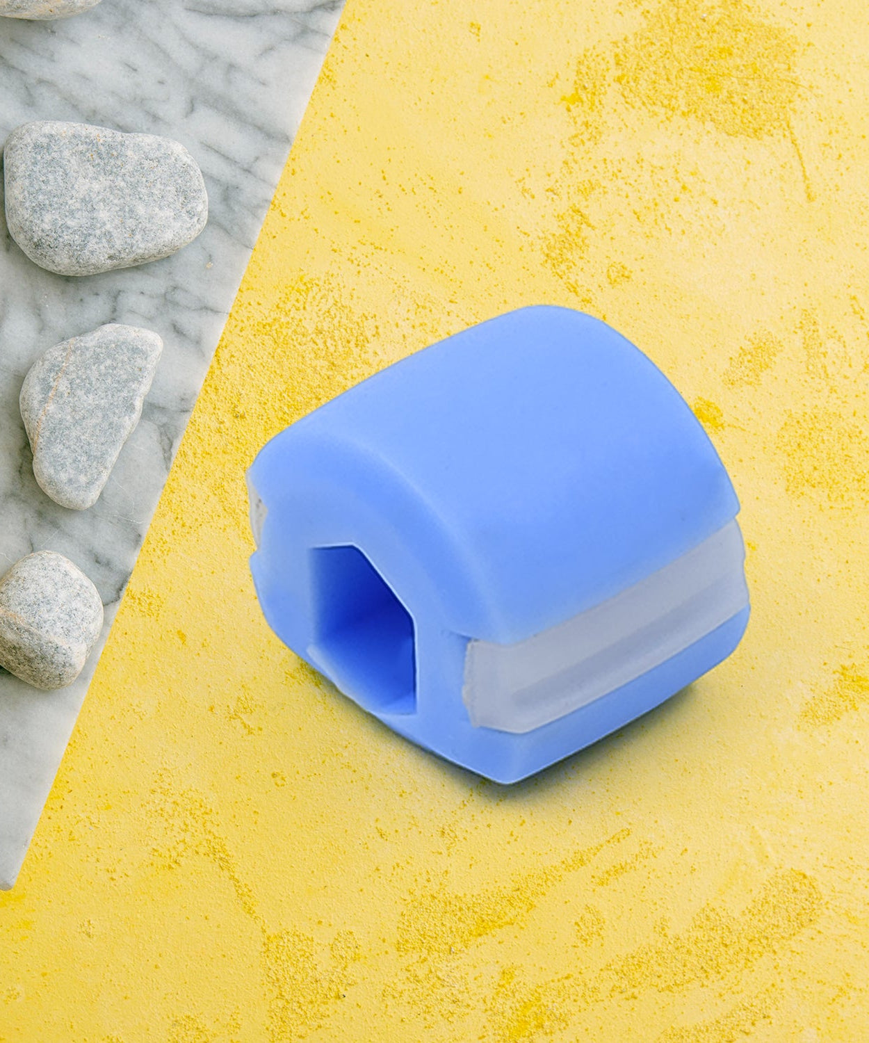 Cn Blue Mouth Exerciser Used To Gain Sharp And Chiselled Mouth Easily And Fast.