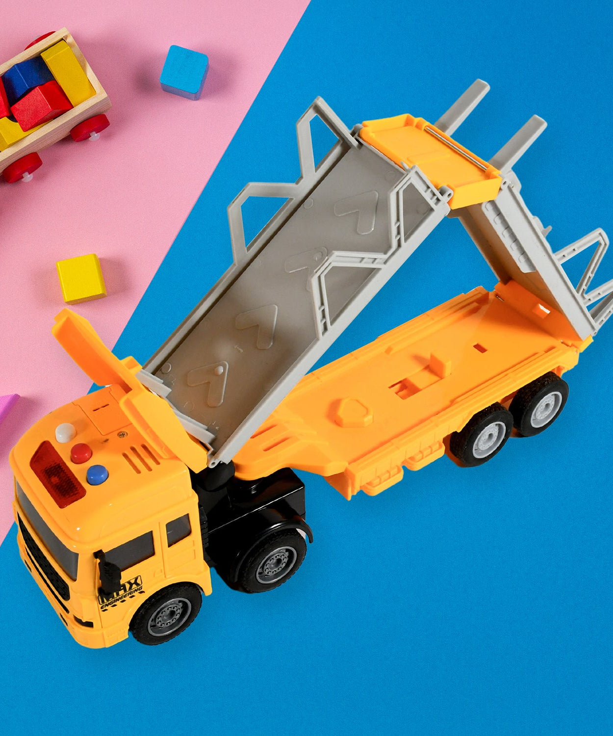 Realistic Long-Haul Toy Vehicle Transport Playset with Lights and Sound