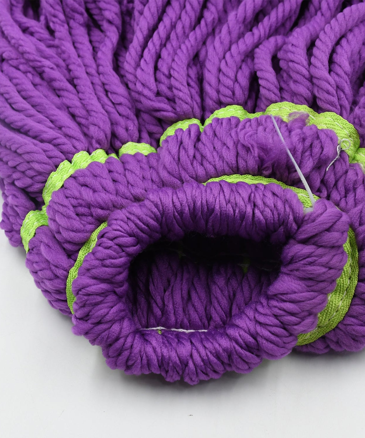 Microfiber mop head for effective and absorbent cleaning