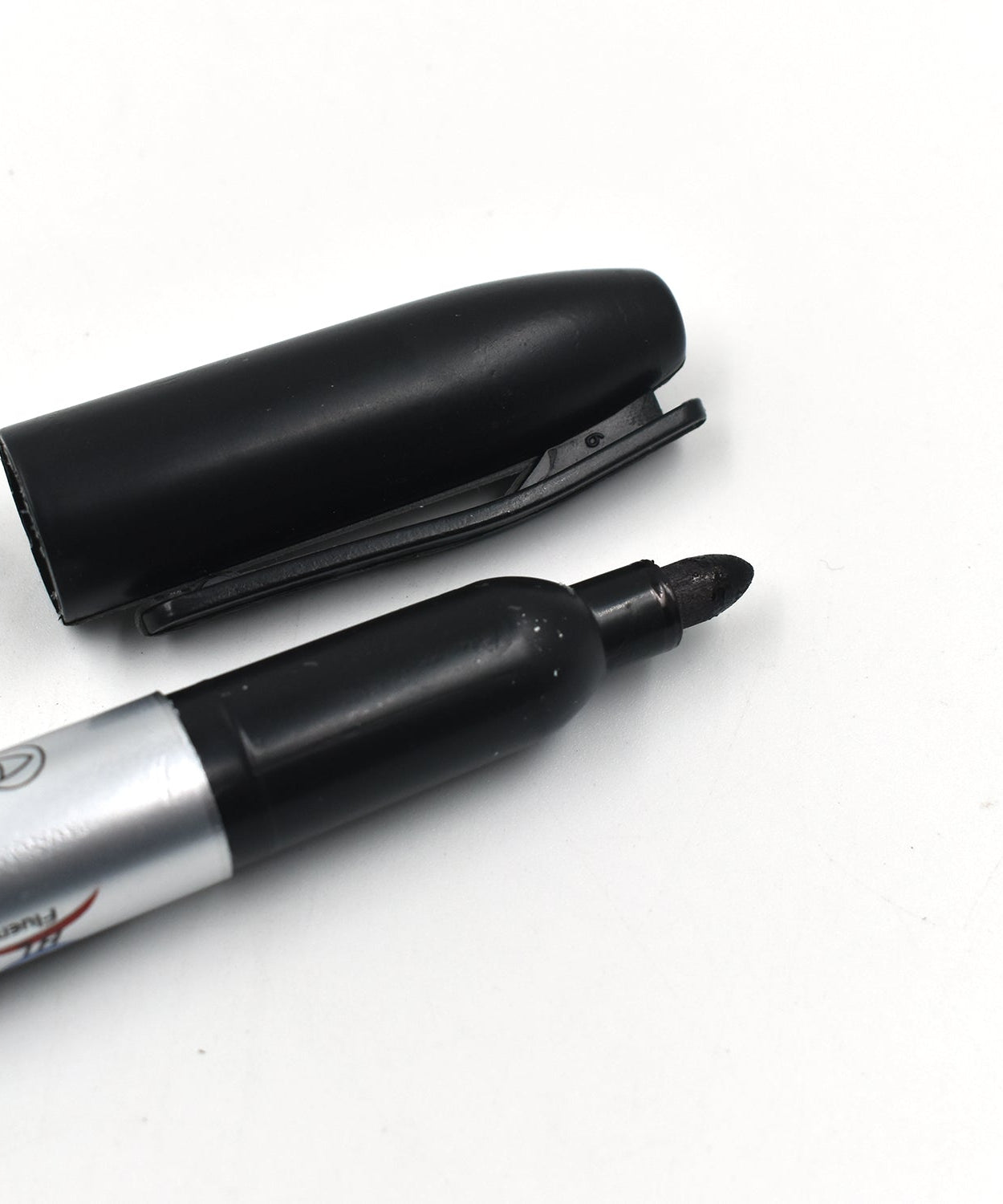 Black markers for teaching and studies