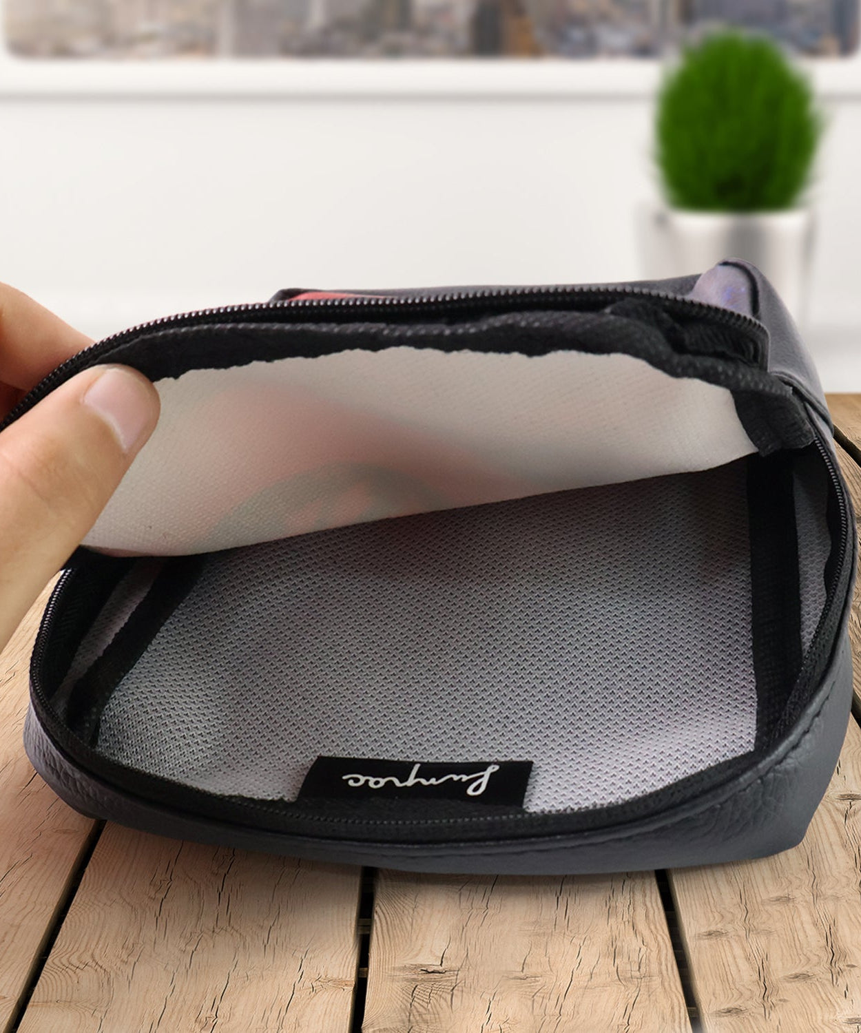 Handcrafted Multipurpose Zipper Pouch with Traditional Art Print (1 Pc)