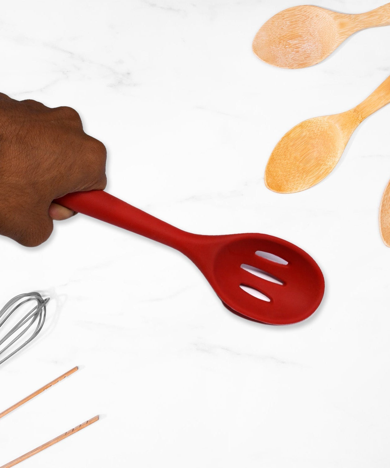 Heat-resistant turner for cooking