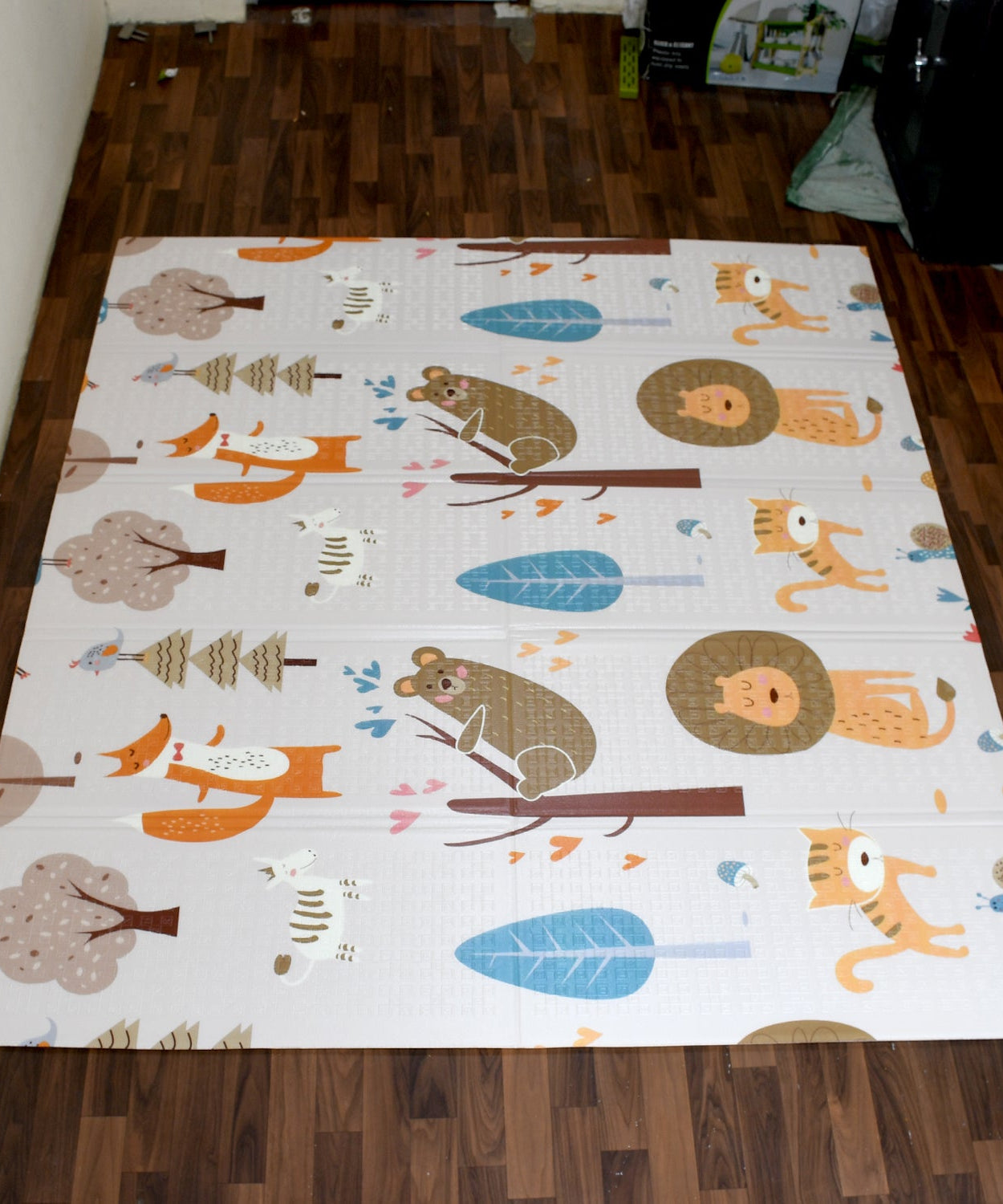 Large reversible baby play mat, foam material, waterproof, toxic-free, 197x176 cm for safe crawling.