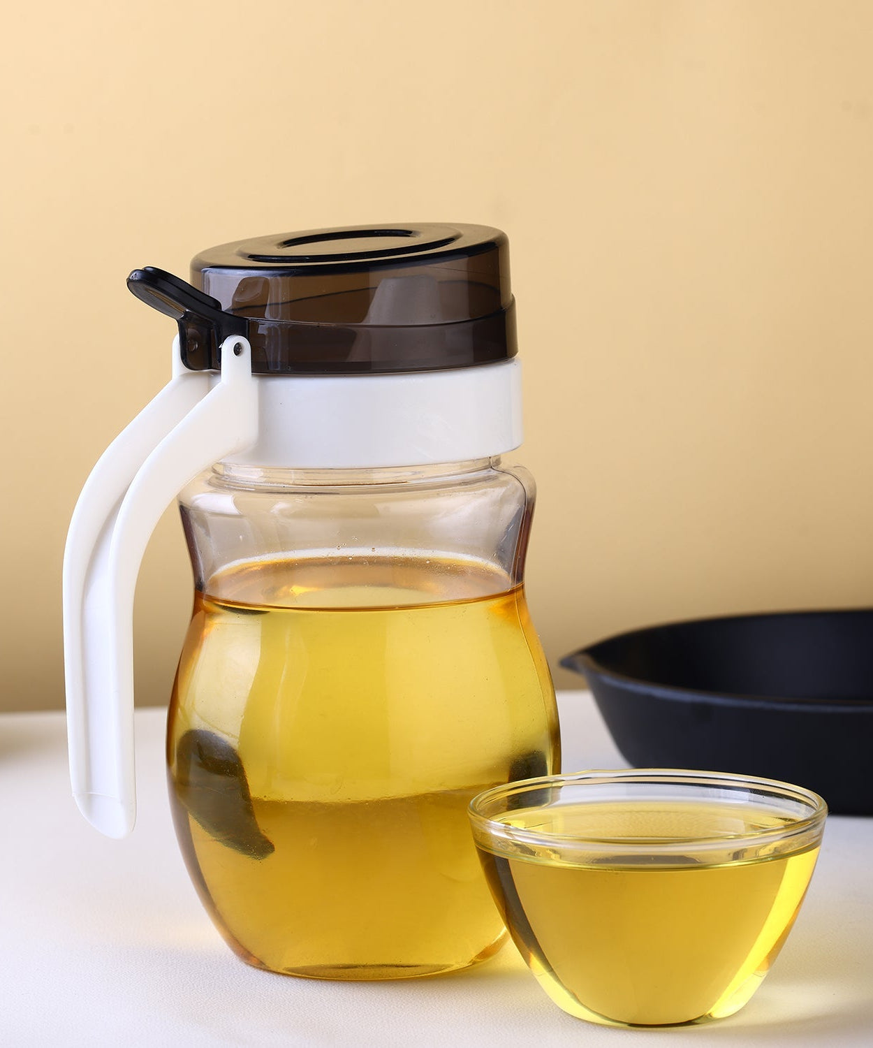 Kitchen oil dispenser sleek design.