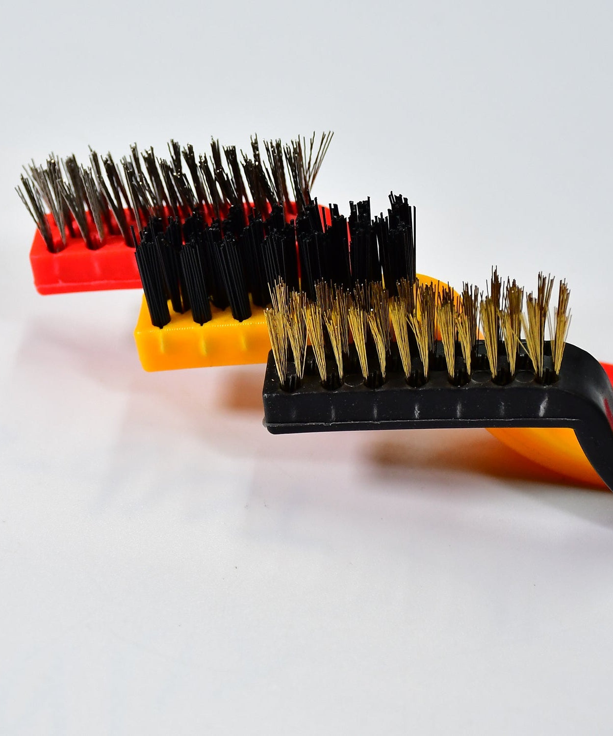Versatile mini wire brush set for cleaning different surfaces