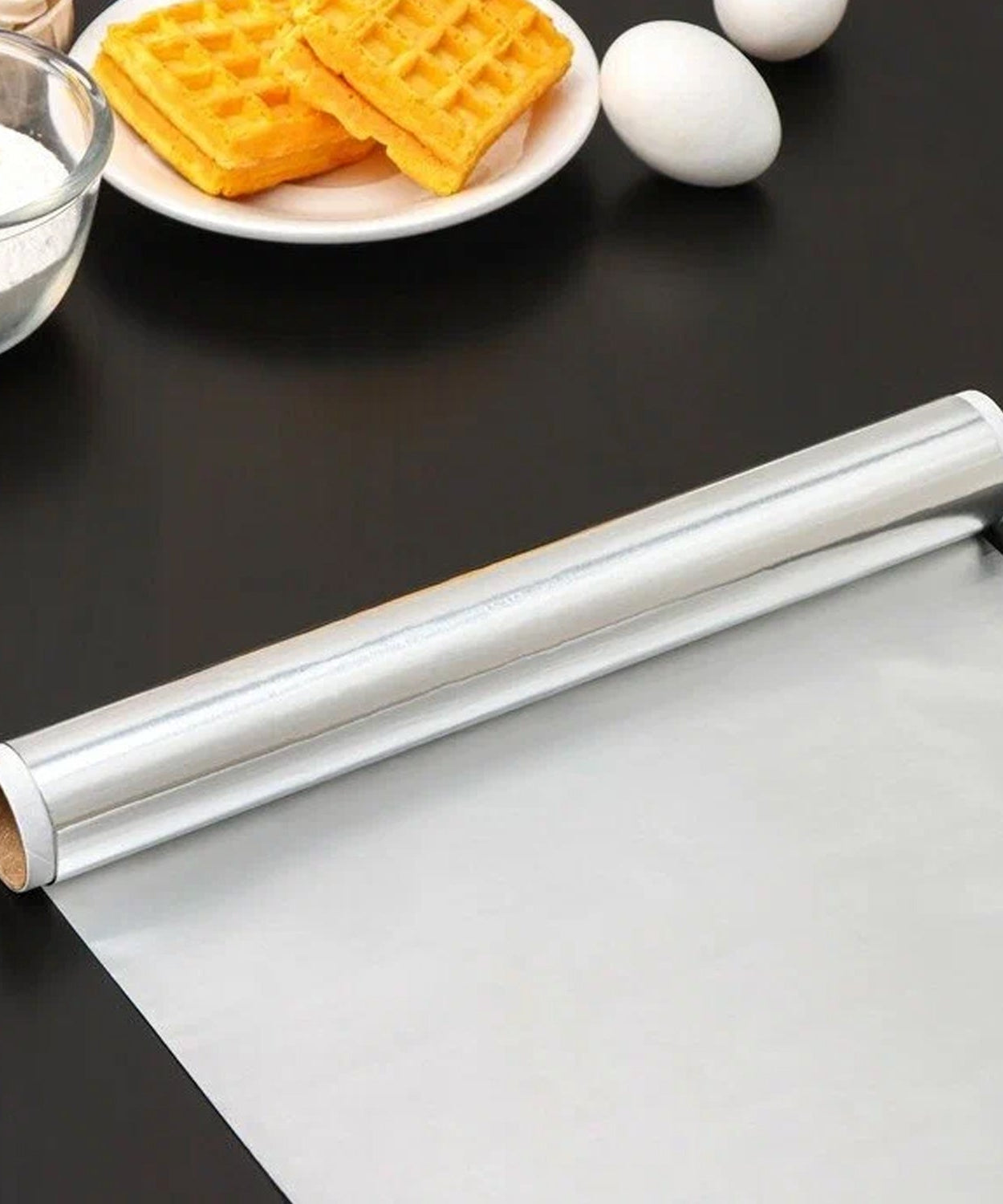 Heavy duty non-stick aluminum foil for baking and grilling