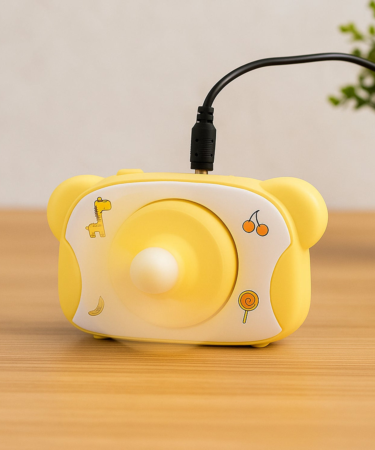 Cute Bear-Shaped Mini Rechargeable Fan (1 Pc)