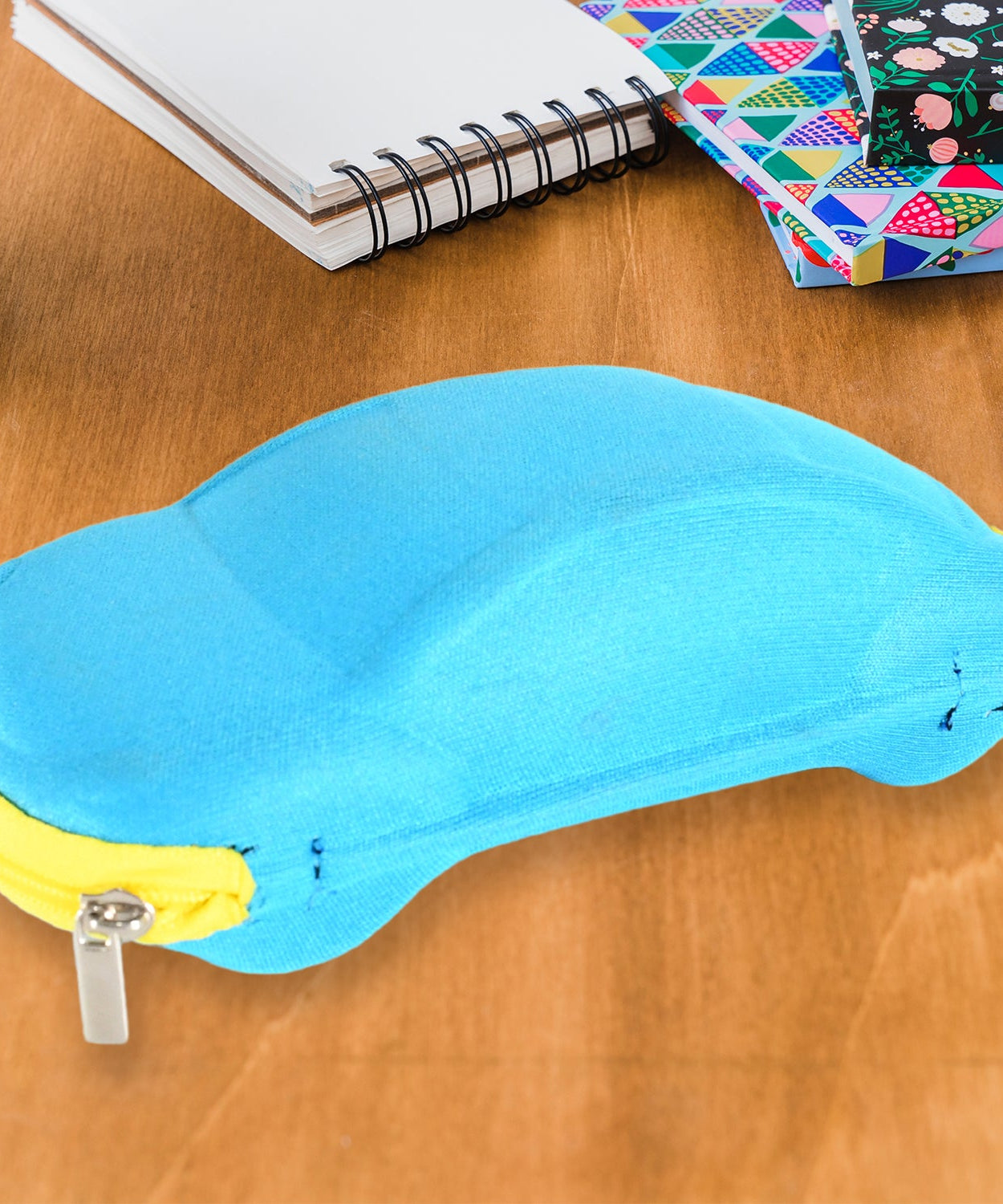 Cartoon Car Shape Sunglasses Box Portable Eyeglasses Case Fashion Lovely Sunglass Case Children's Glasses Box Blind Box for Kids Sunglasses Cases (1 Pc)