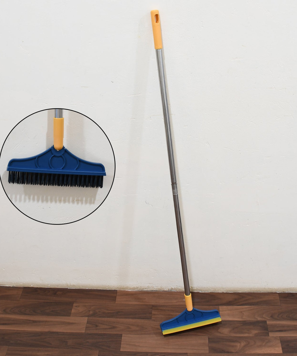 2-in-1 cleaning brush and wiper, long handle for easy cleaning