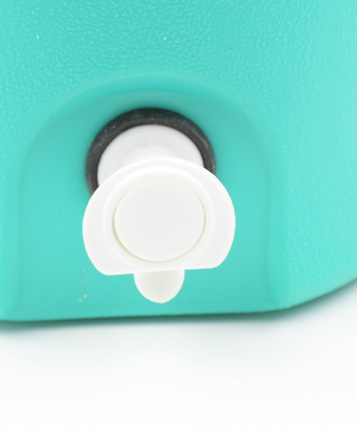 5-liter jug with handle, insulated for temperature retention