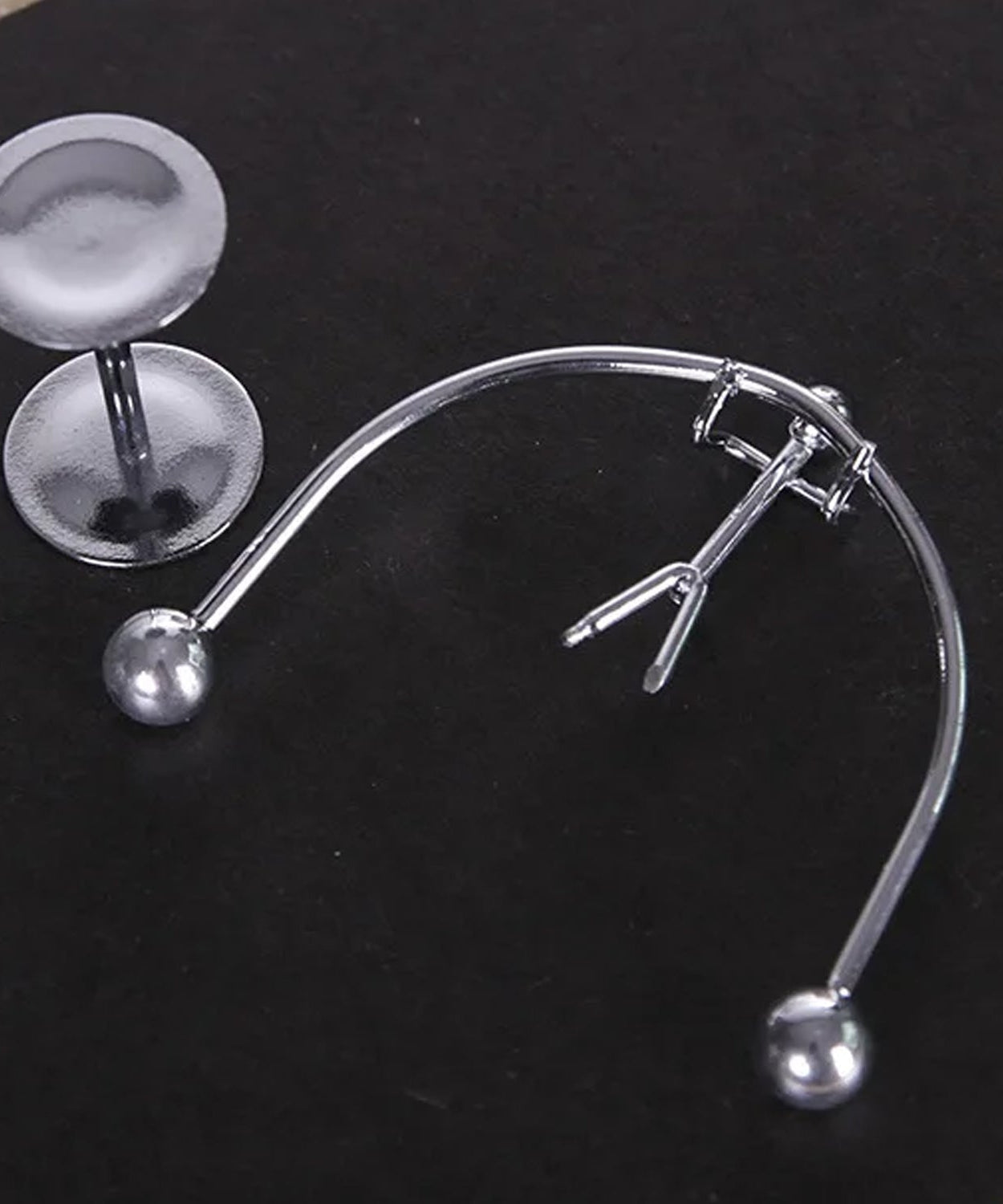 Desk toy balance ball