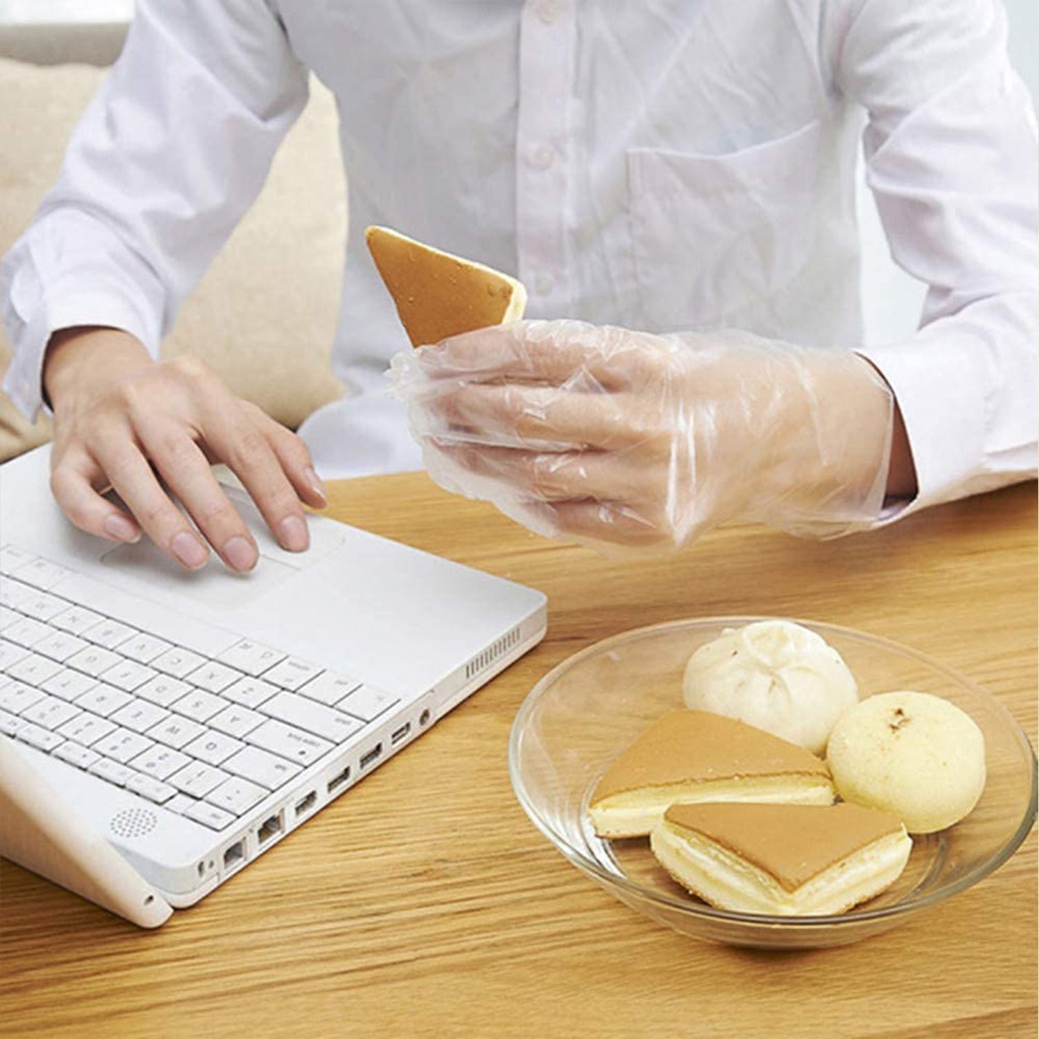 Eco-Friendly Kitchen Hand Gloves, Disposal hand gloves, Free size (100 Pc)