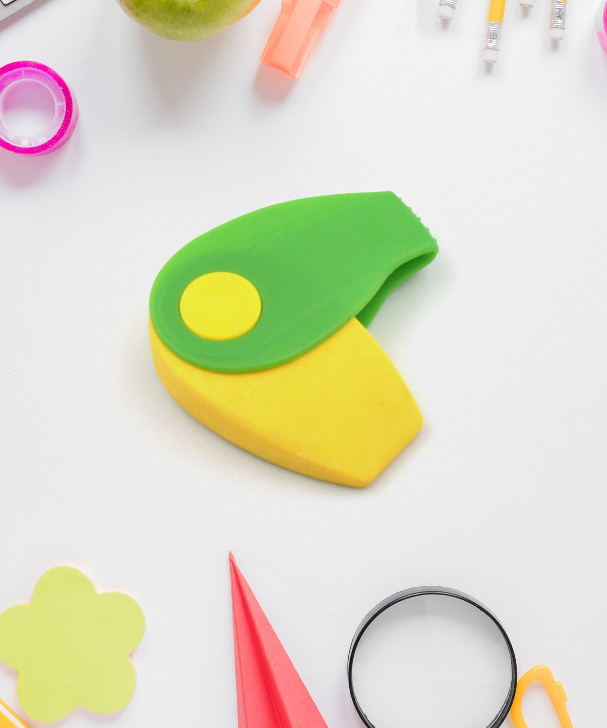 Creative, dust-free eraser for children’s artistic needs