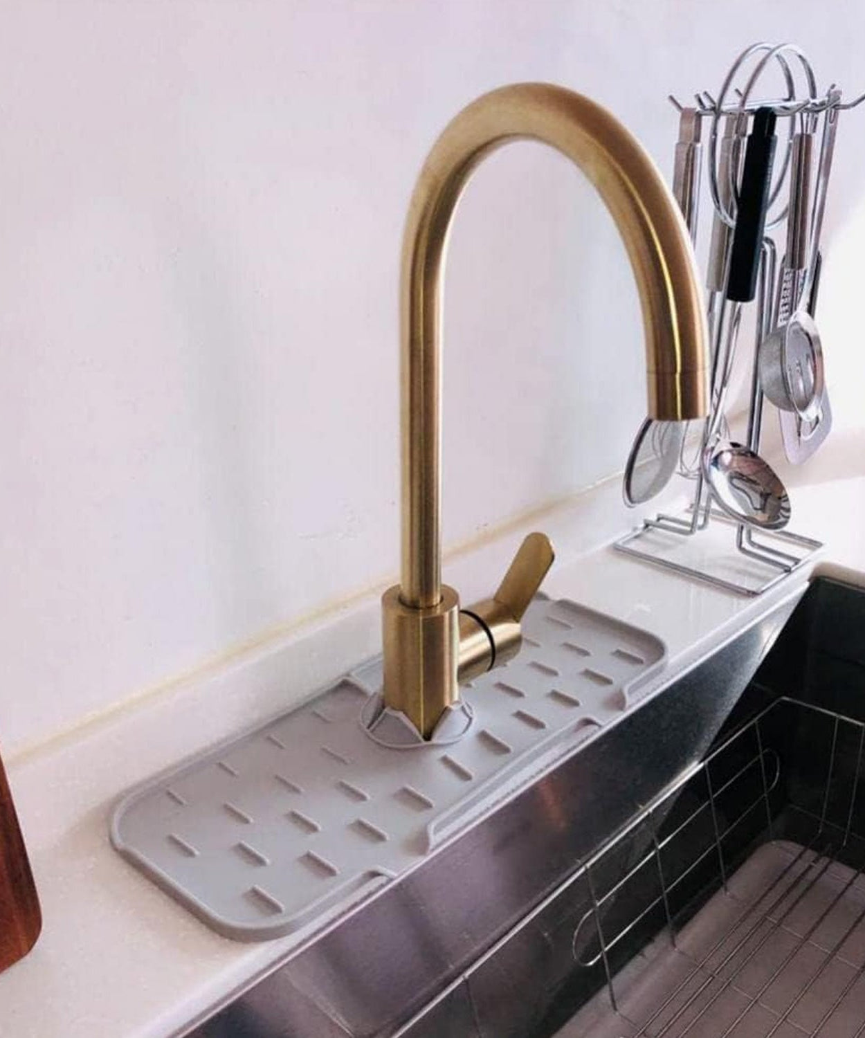 Silicone Faucet Splash Guard Pad for Kitchen & Bathroom Sink (1 Pc / Mix Design & Size)