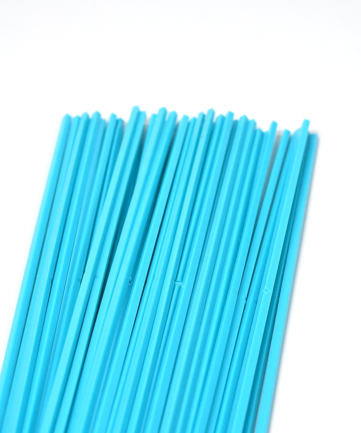 Flexible broom for tiles