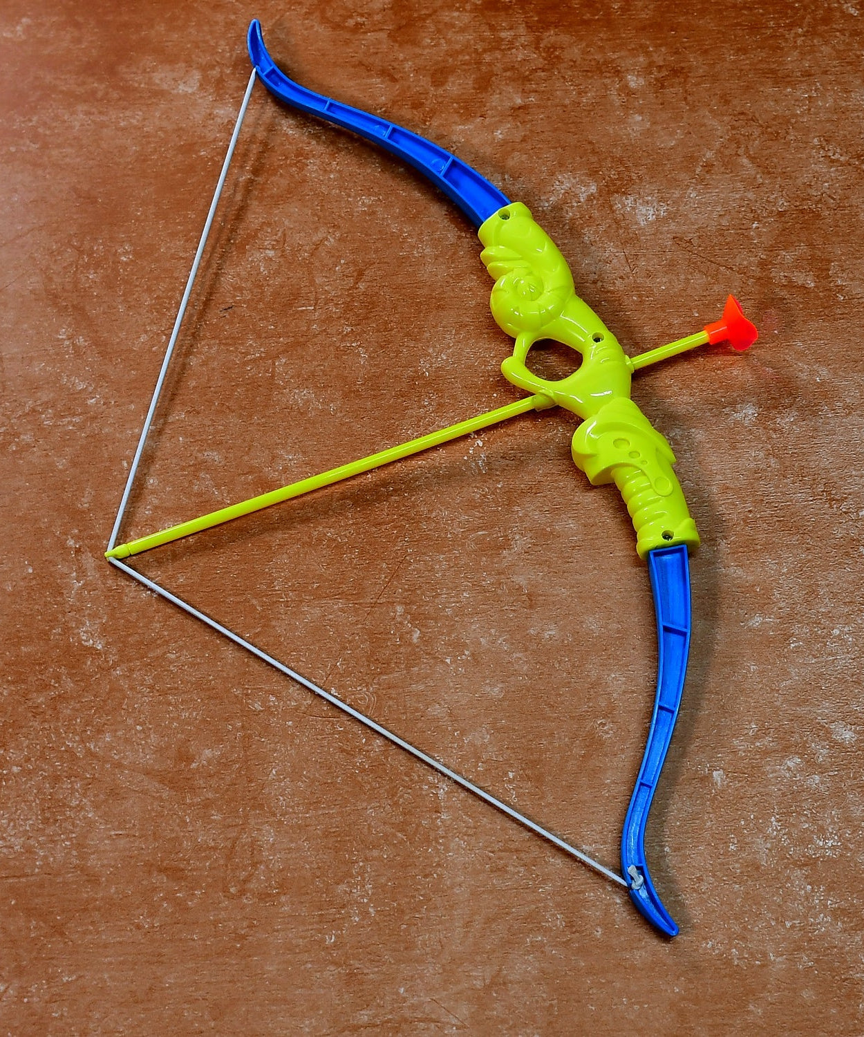 Plastic bow and arrow set with target board